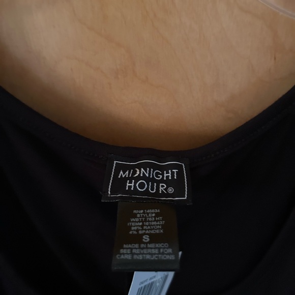 Hot Topic Music Notes & Clefs Cold Shoulder Girls Top NWT - Picture 4 of 8